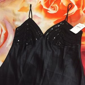 Hush hush Top Size M BNWT